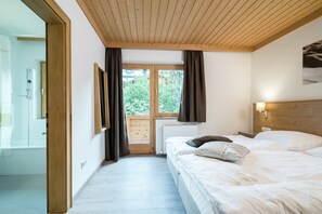20 bedrooms, free WiFi