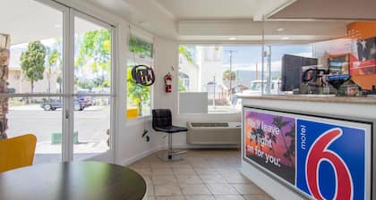 Motel 6 San Bernardino, CA - Downtown