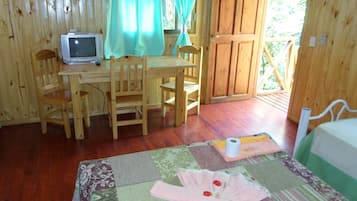 Cabin | Rollaway beds, free WiFi