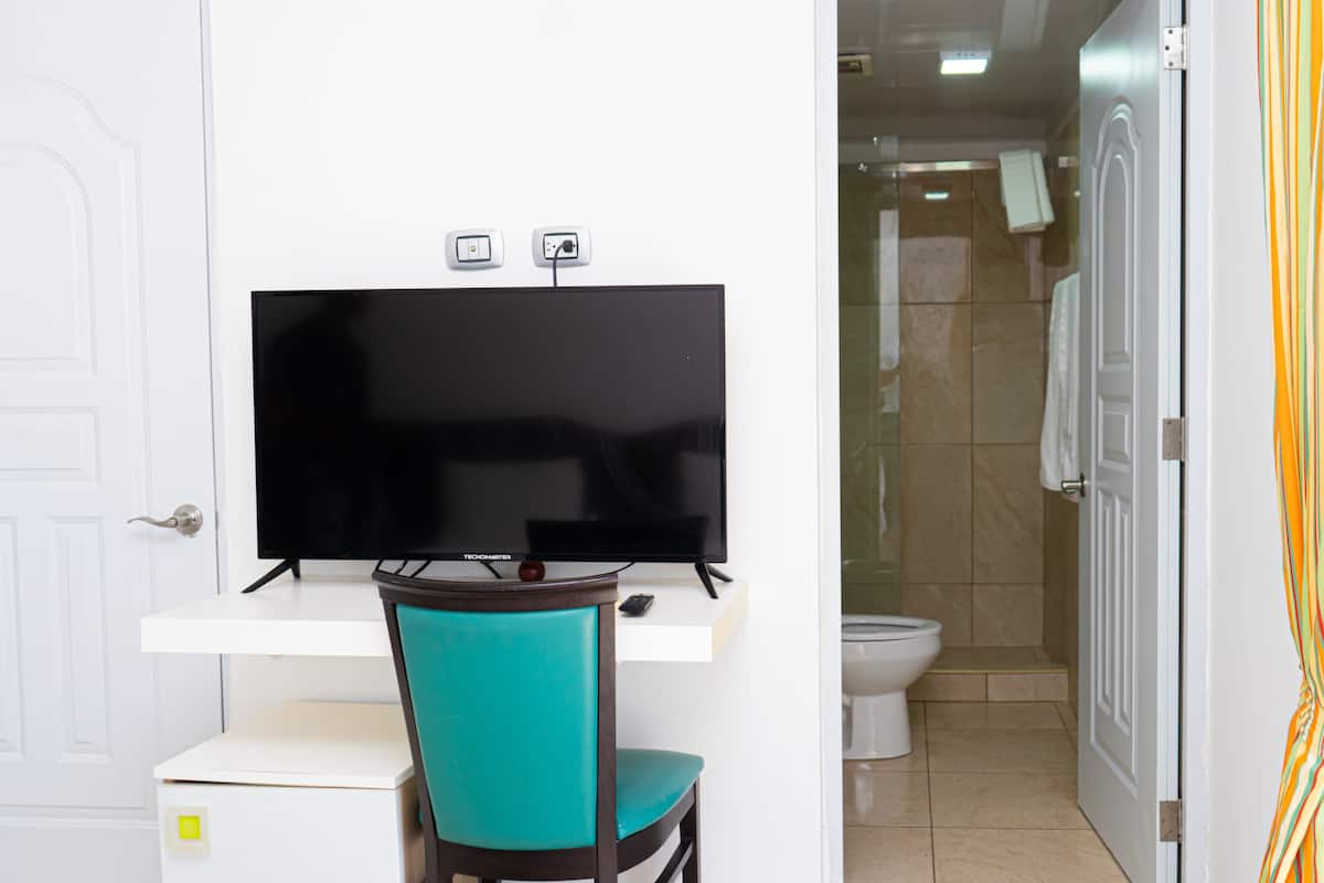 apartment, 1 bedroom | in-room safe, desk, free wifi, bed sheets