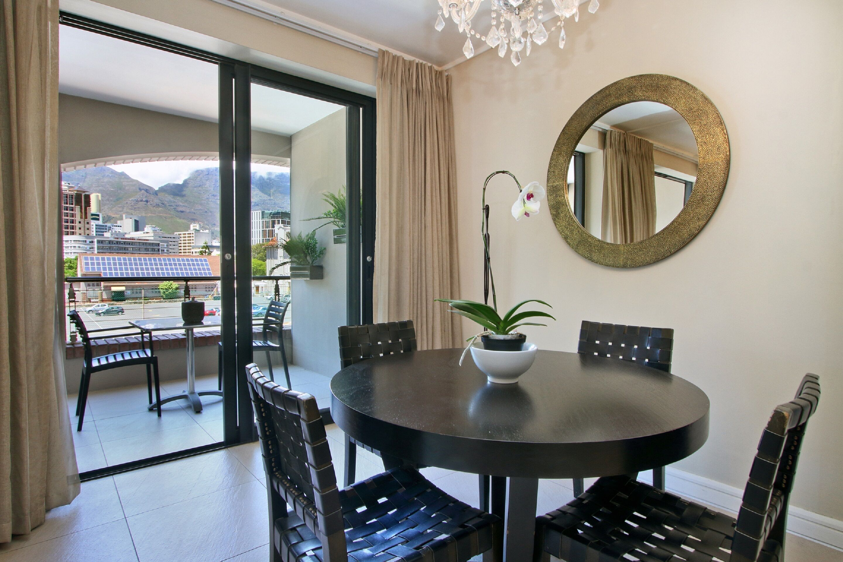 Luxury Apartment | In-room dining