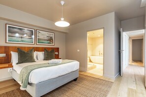 Deluxe Apartment | 2 bedrooms, premium bedding, in-room safe, individually decorated