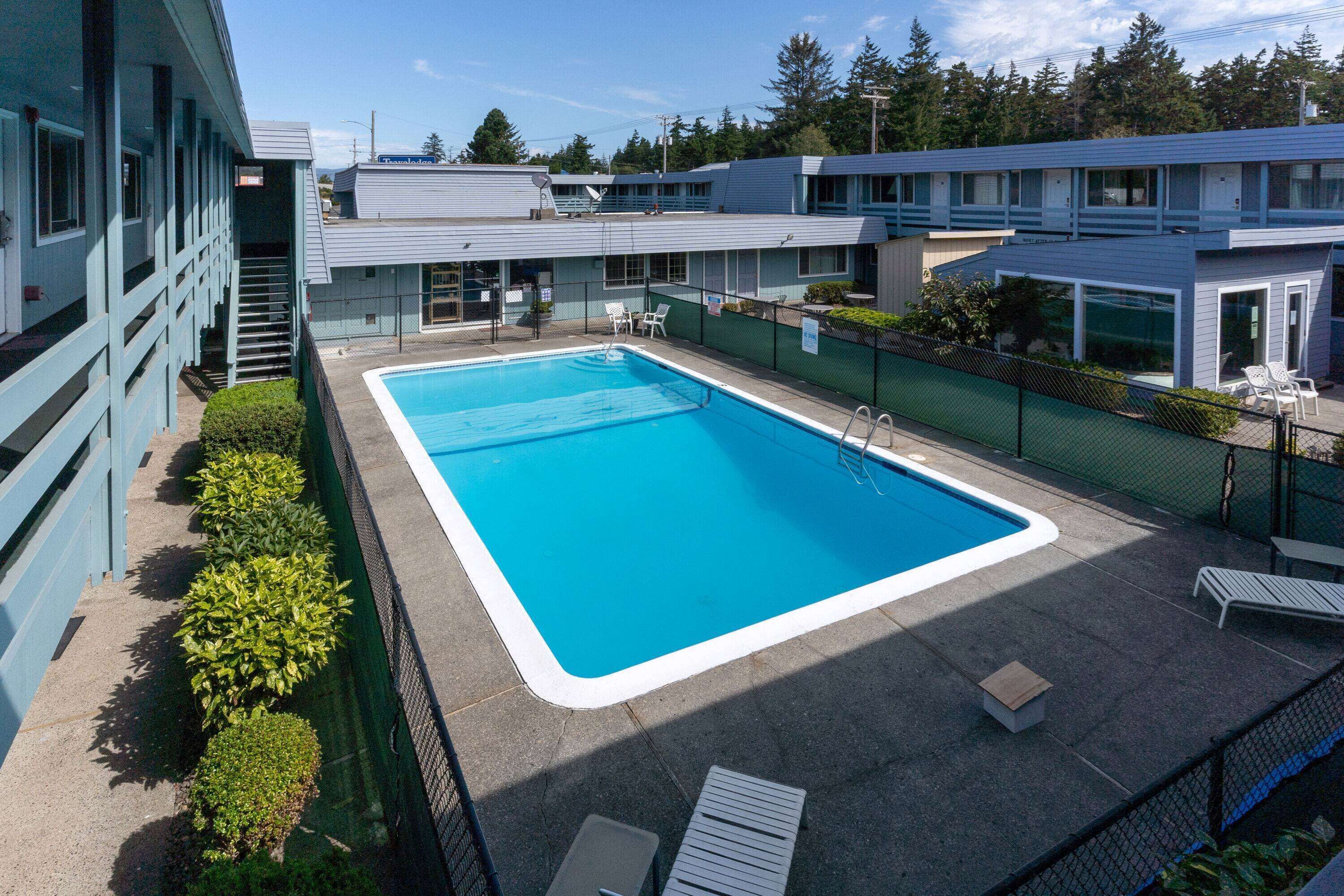 Seasonal outdoor pool