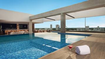 Kolam renang outdoor