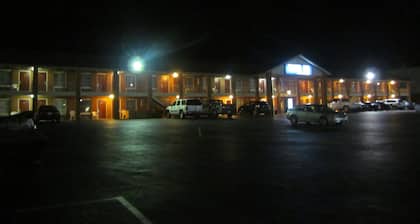 Travel Inn & Suites