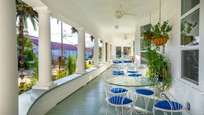 Terrace/patio - The River Belle Inn (Healdsburg)