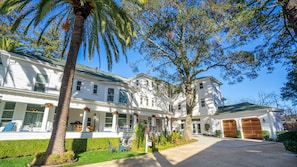 Front of property - The River Belle Inn (Healdsburg)