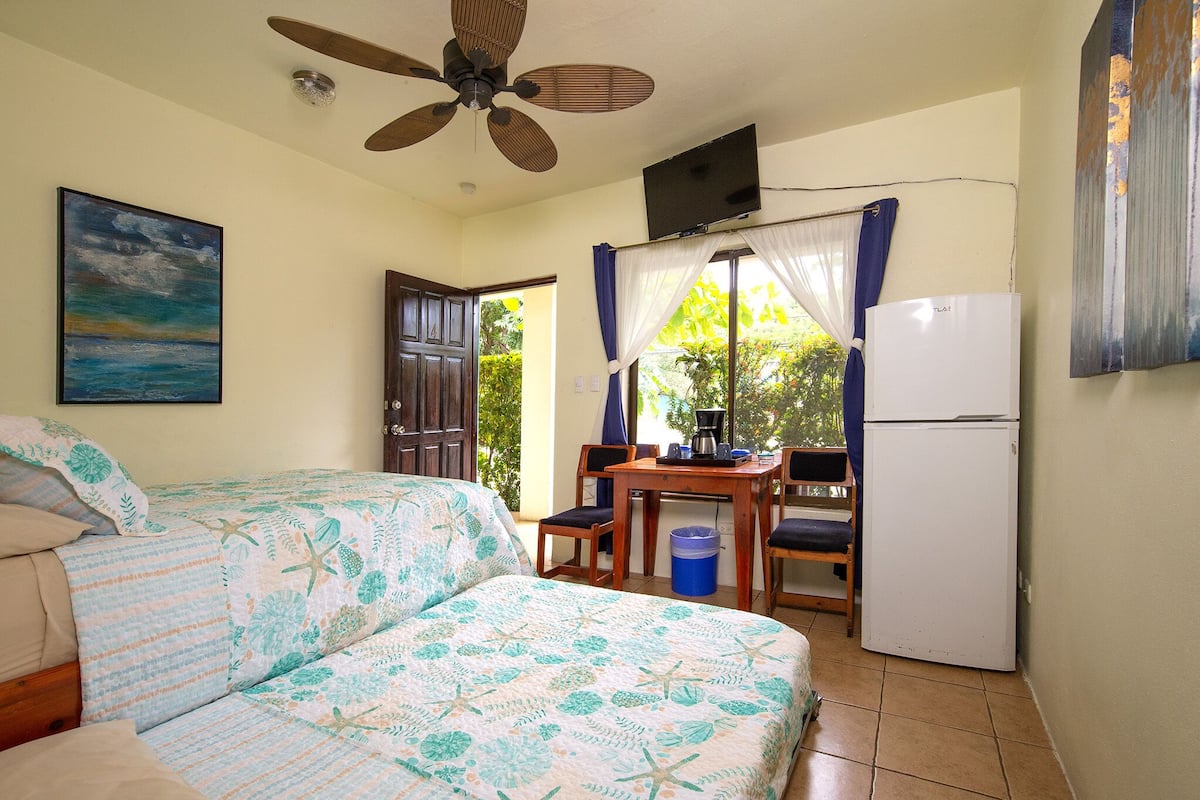 Chambre Triple Standard, salle de bains privée | Literie de qualité supérieure, matelas mémoire de forme