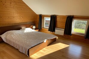 5 bedrooms, free WiFi