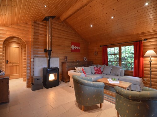 Stavelot Chalet with Garden