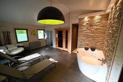 Holiday Home in Ardennes with Private Wellness