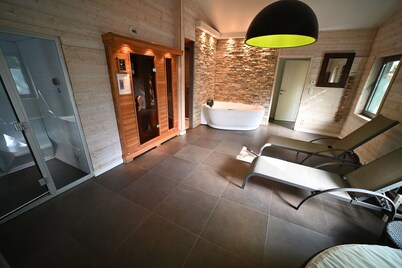 Holiday Home in Ardennes with Private Wellness
