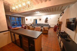 Smart TV, fireplace - Holiday Home in Ardennes with Private Wellness (Marche)