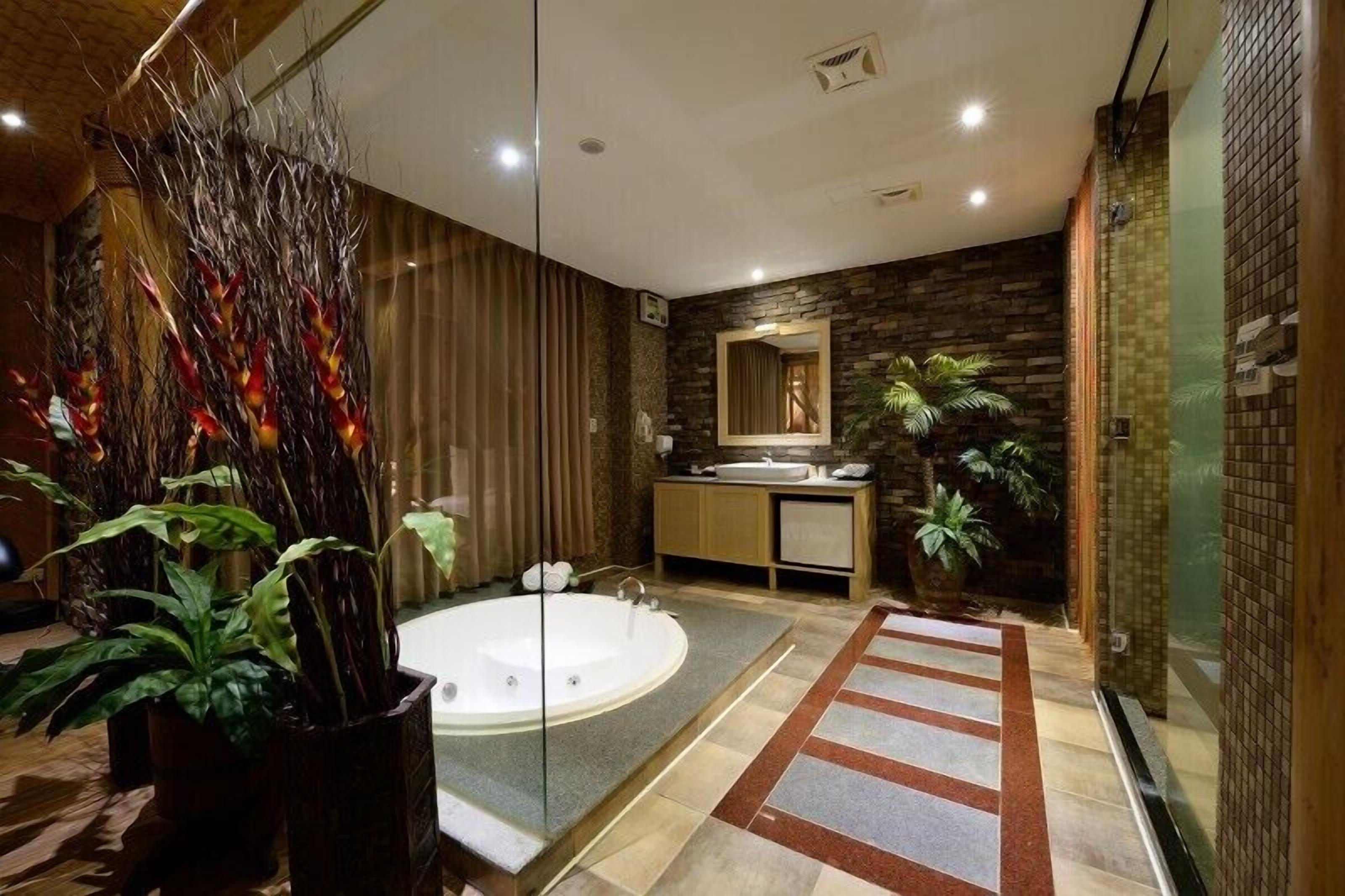 Jetted tub