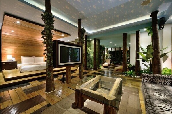 Premium bedding, individually decorated, individually furnished, desk - Eden Exoticism Planet Hotel (Kaohsiung)