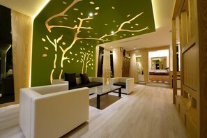 45-inch LCD TV with digital channels, TV, DVD player - Eden Exoticism Planet Hotel (Kaohsiung)