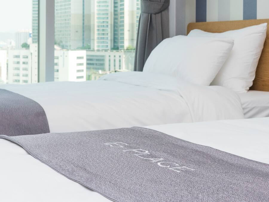 高級雙床房 | 遮光窗簾/窗簾、免費 Wi-Fi