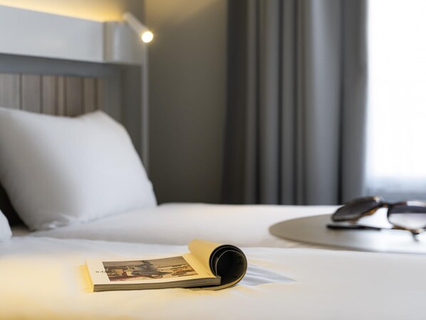 Habitación estándar con 2 camas individuales, 2 camas individuales | Caja fuerte, escritorio, espacio para trabajar con un portátil