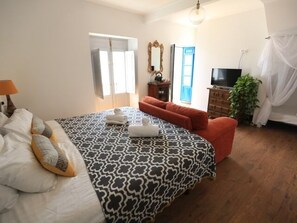 Suite, Private Bathroom