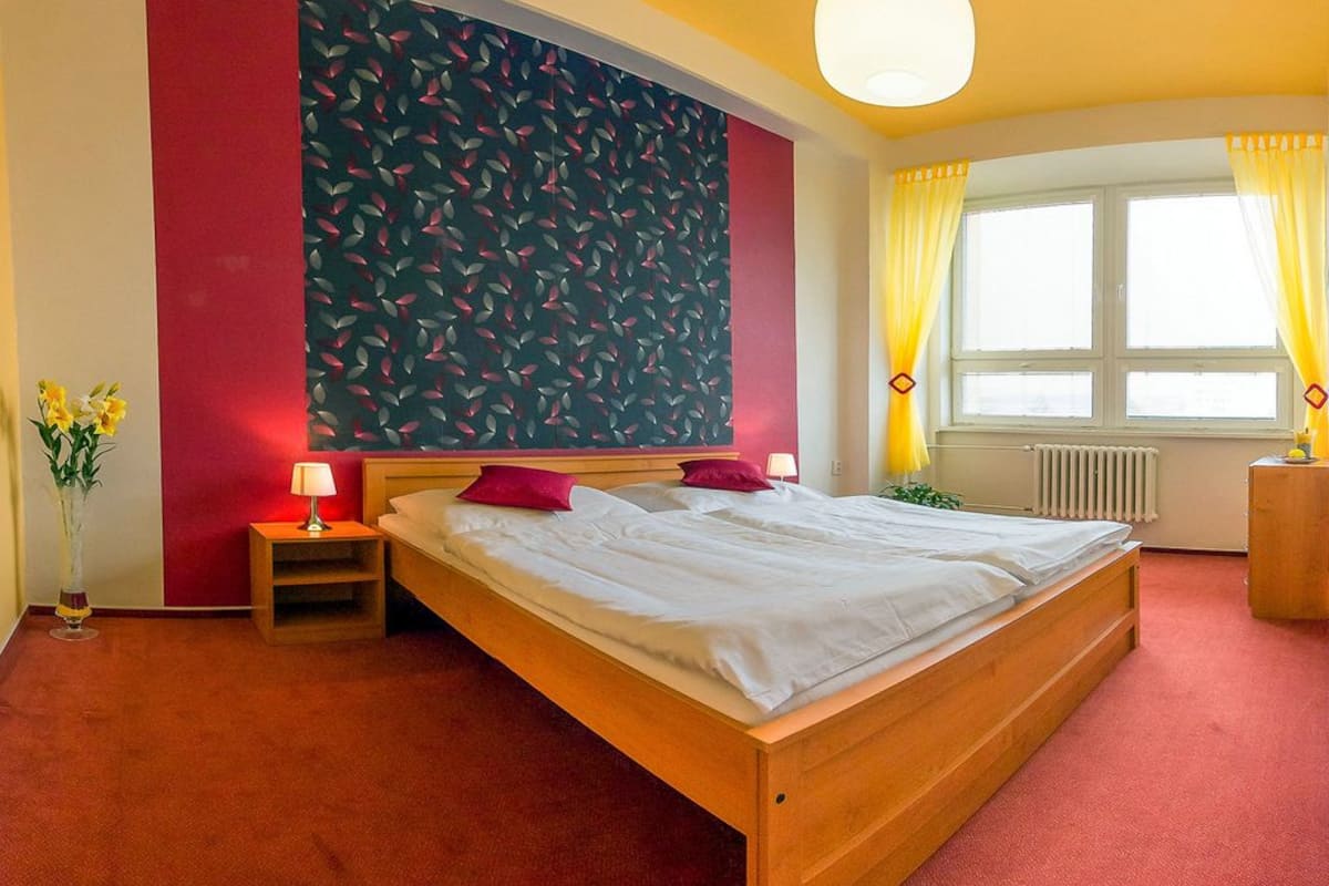 Comfort Suite, 1 Bedroom | Iron/ironing board, free cribs/infant beds, free WiFi, bed sheets