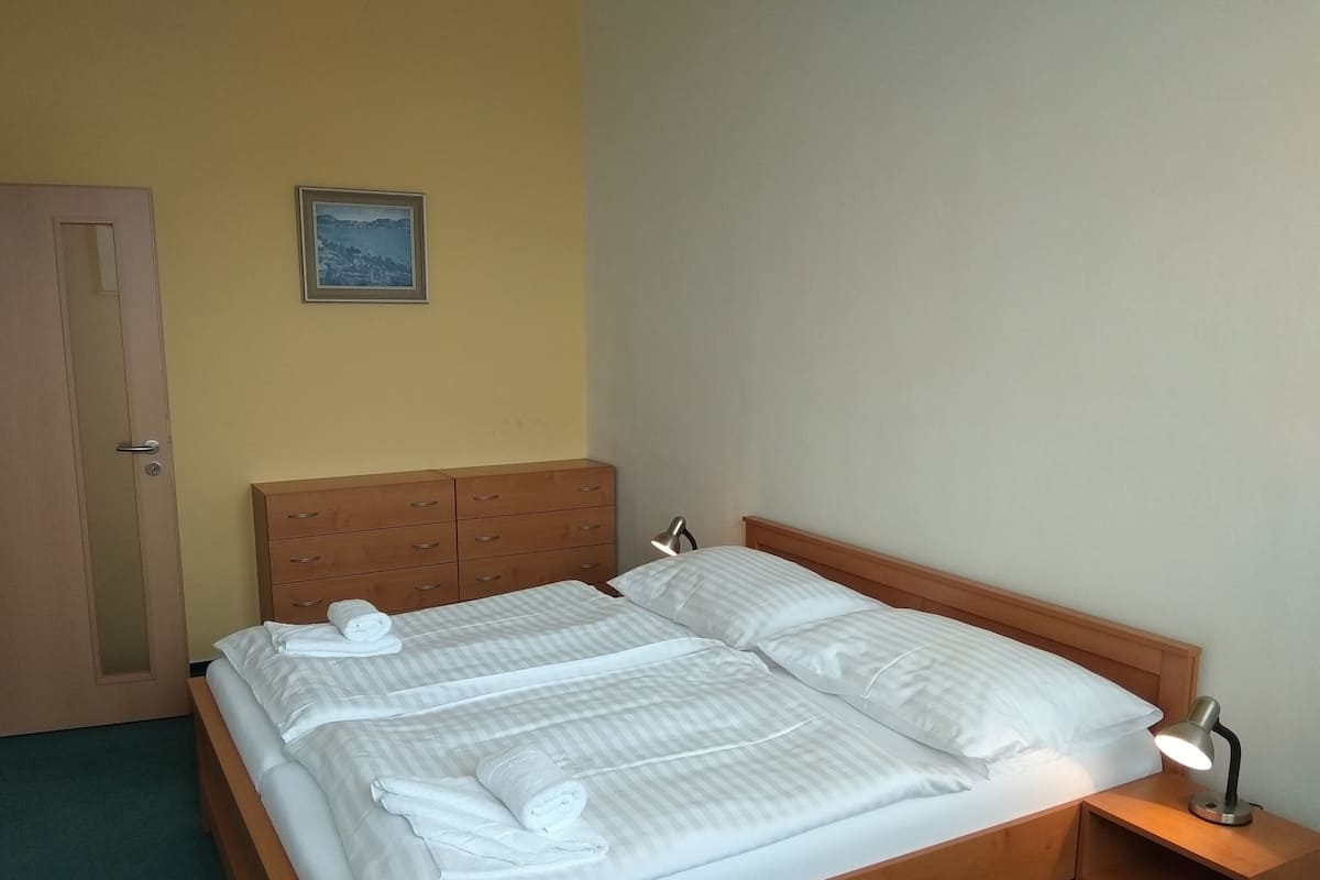 Comfort Süit, 1 Yatak Odası | Ütü/ütü masası, ücretsiz beşik/çocuk yatağı, ücretsiz kablosuz İnternet