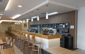 بار (في المنشاة)