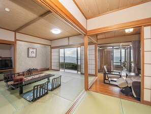 家庭四人房, 无烟房 (37.2sqm, with private bath) | 免费 WiFi