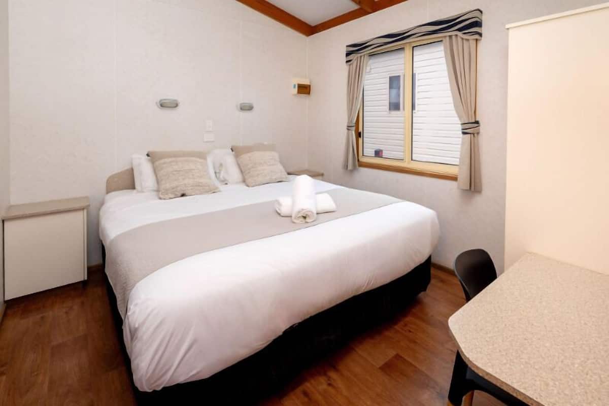 Villa, Jetted Tub, 1 Bedroom | Soundproofing, iron/ironing board, free WiFi, bed sheets