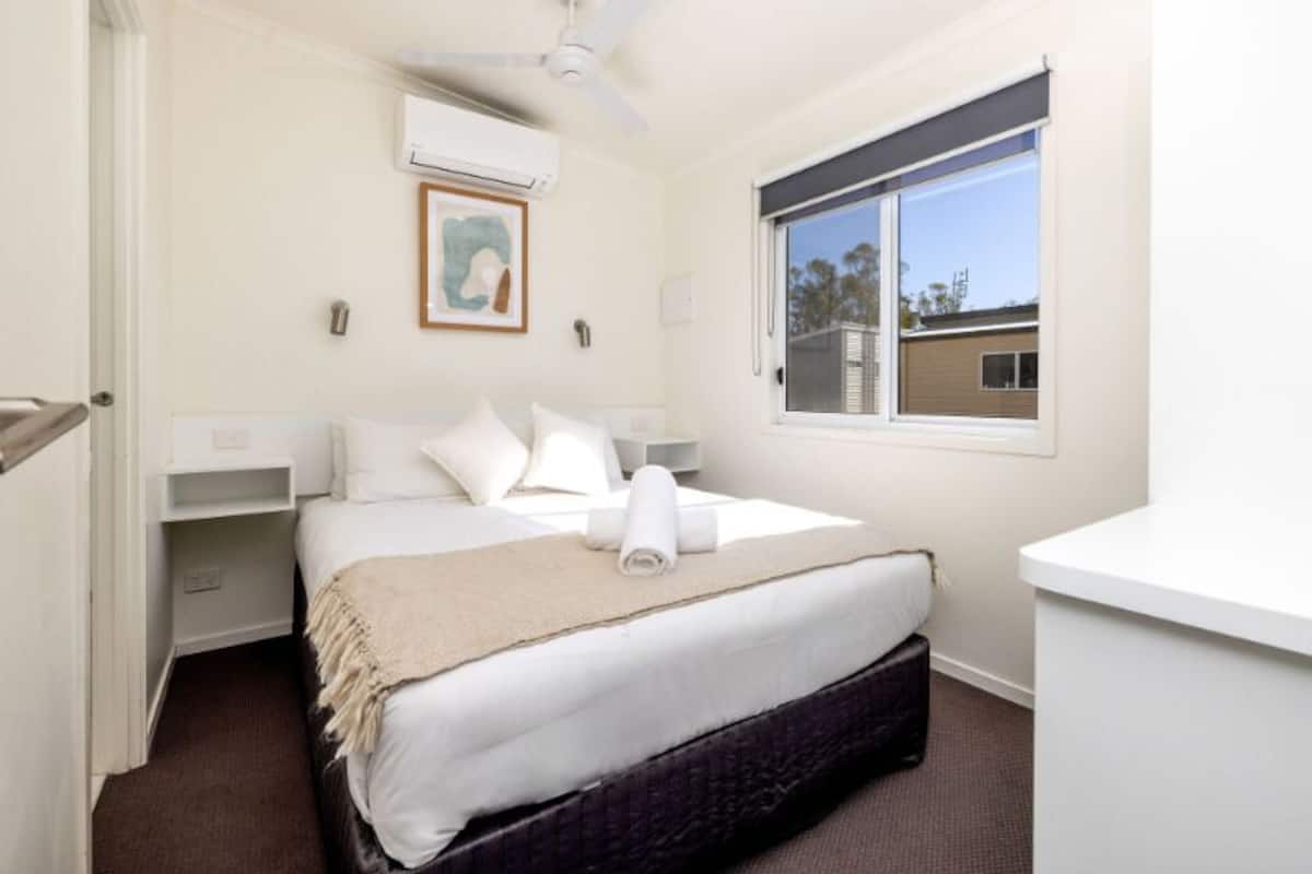 Villa, 2 Bedroom, Riverview | Soundproofing, iron/ironing board, free WiFi, bed sheets