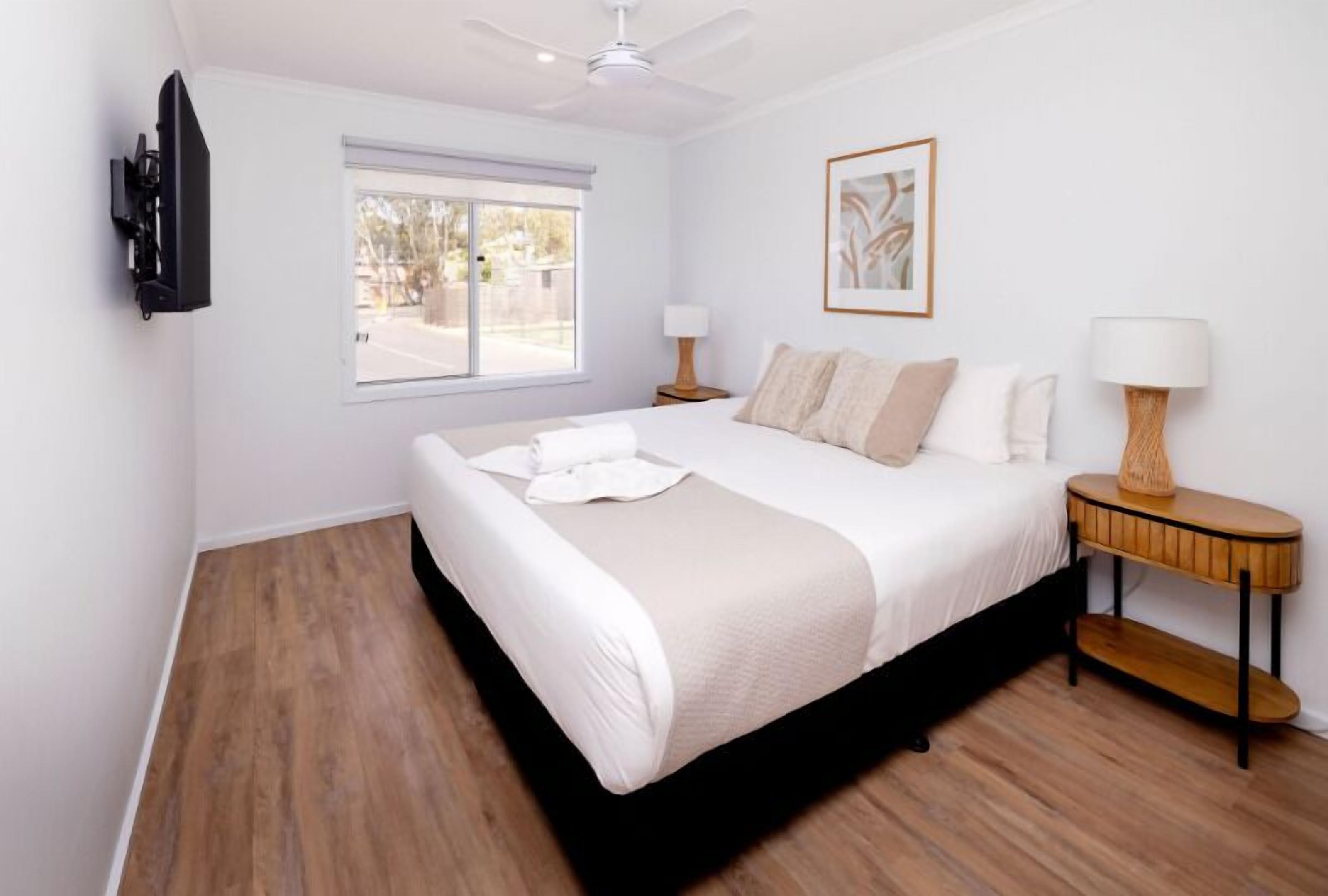 Superior Cabin | Soundproofing, iron/ironing board, free WiFi, bed sheets