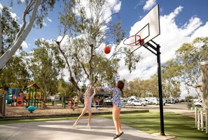 Basketball court - BIG4 Mannum Holiday Park (Mannum)