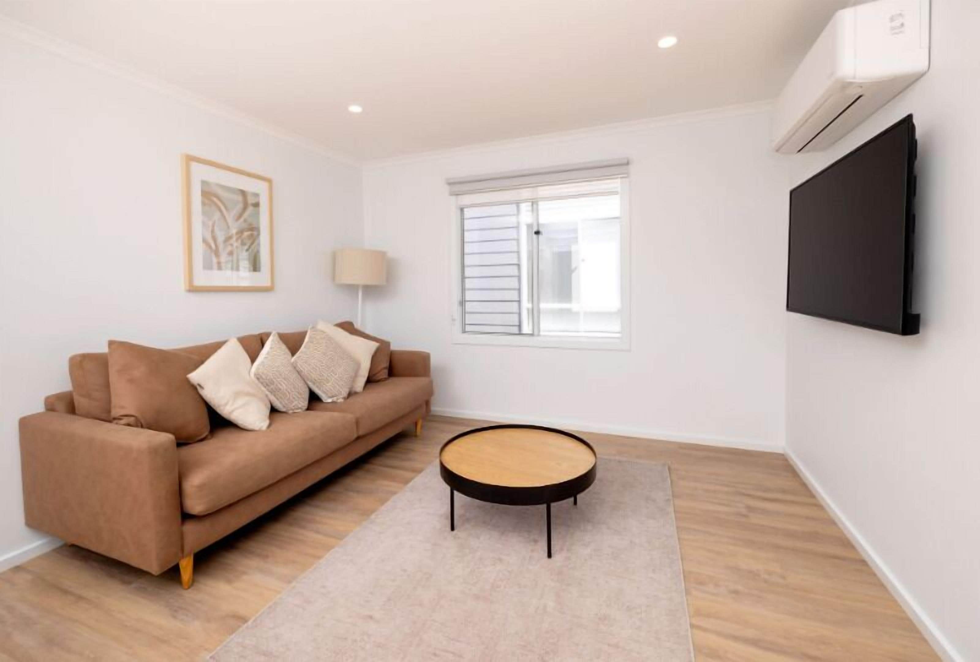 Standard Cabin | Living area | Flat-screen TV, DVD player