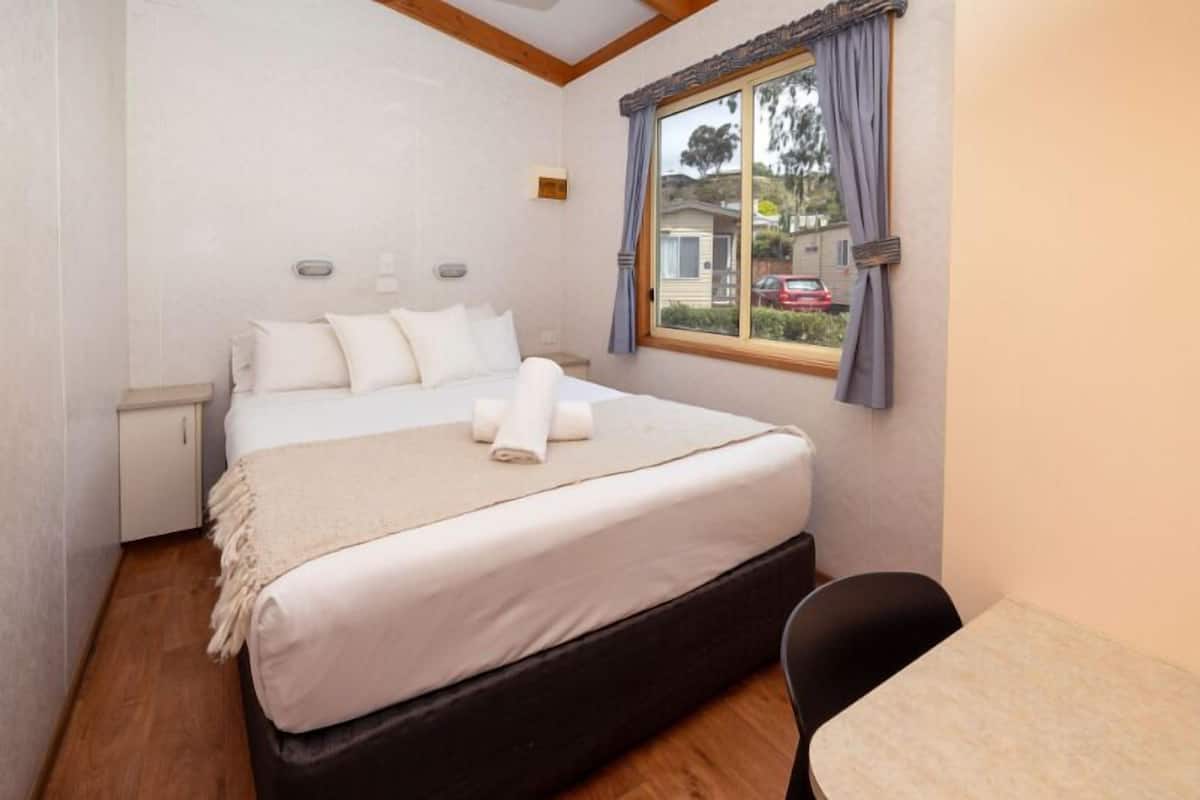 Family Villa, 2 Bedrooms | Soundproofing, iron/ironing board, free WiFi, bed sheets