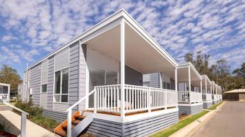 Standard Cabin | Soundproofing, iron/ironing board, free WiFi, bed sheets
