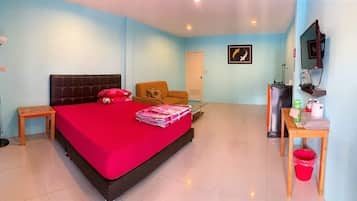 Double Room | Desk, blackout curtains, free WiFi