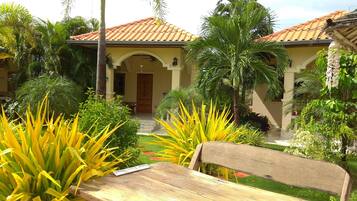 32-inch LCD TV with satellite channels, TV