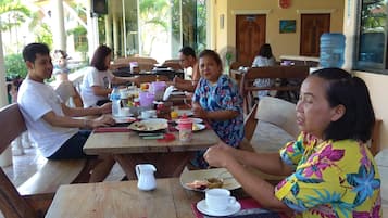 Desayuno continental todos los días (con cargo)
