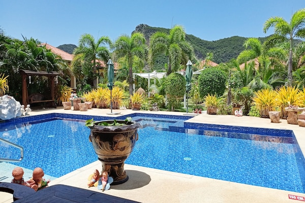 Televisión LCD de 32 pulgadas con canales vía satélite y televisión