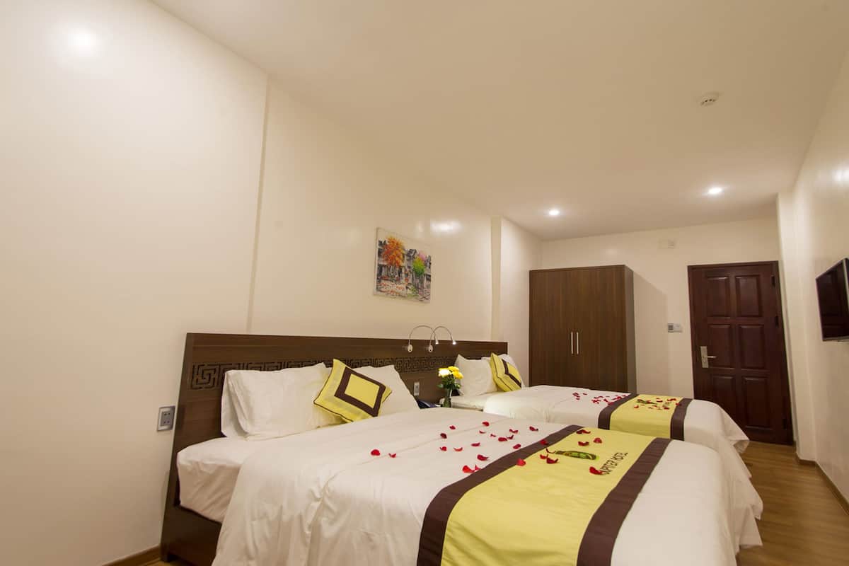 Superior Twin Room | Minibar, in-room safe, desk, WiFi (free)