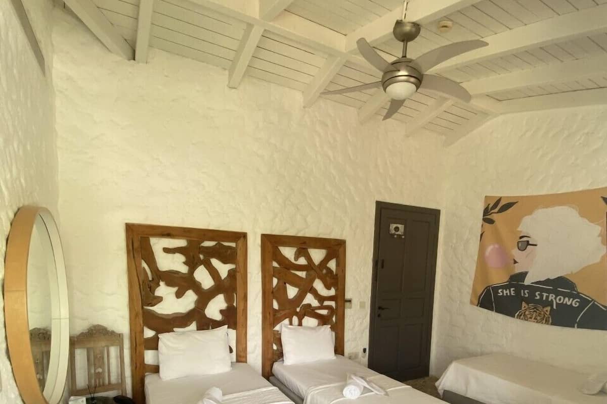 Design Triple Room, 3 Twin Beds | 1 bedroom, minibar, in-room safe, soundproofing