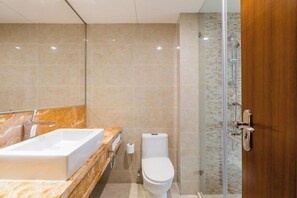 Shower, free toiletries, hair dryer, slippers - MAIXINGE BOUTIQUE HOTEL CHUANSHA BRANCH (Shanghai)