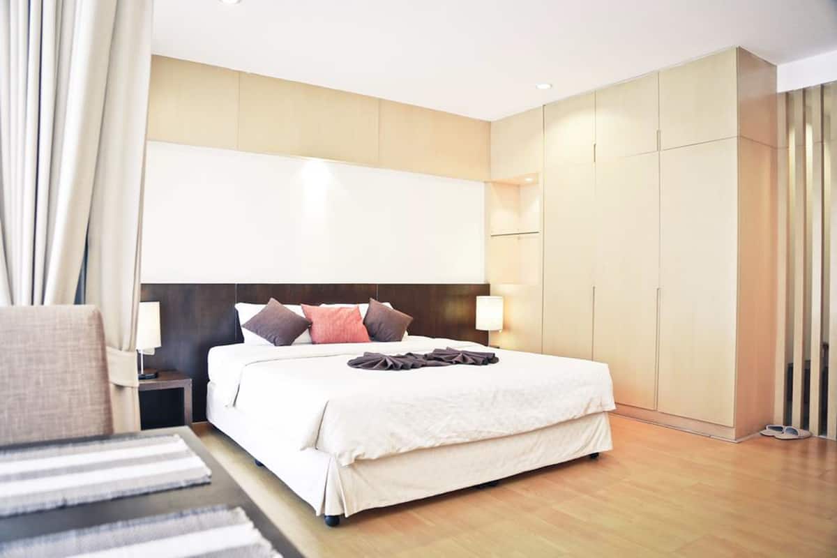In-room safe, desk, rollaway beds, free WiFi