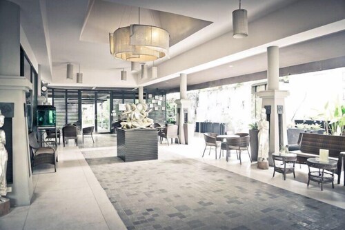 Karabuning Resort and Residence