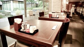 3 间餐厅，供应早餐、午餐和晚餐