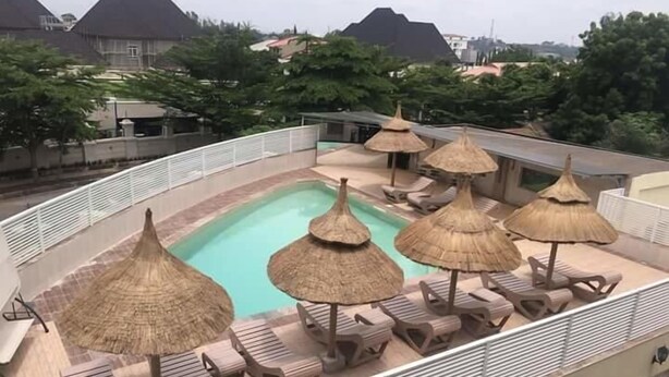 室外游泳池