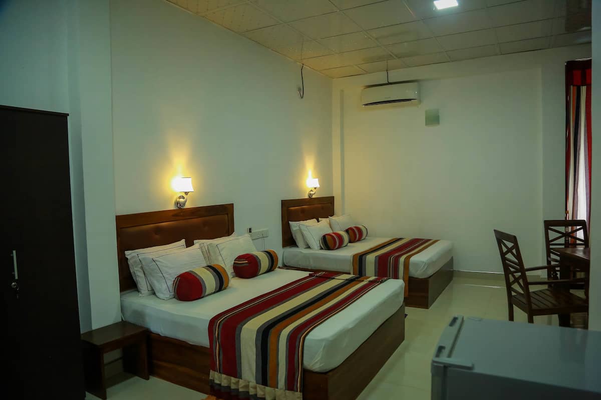 Premium bedding, in-room safe, desk, iron/ironing board