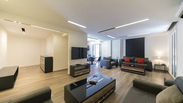 Duplex, 2 Bedrooms, Terrace (Suite) | Living room | 39-inch LED TV with satellite channels, TV