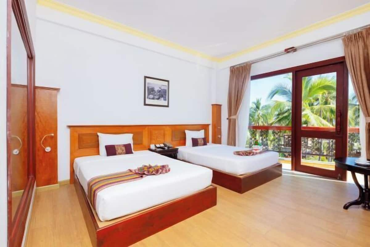 Minibar, két bảo mật tại phòng, bàn, phòng cách âm