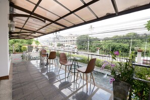 Terrace/patio - Winner Sriracha Service Apartment (Si Racha)