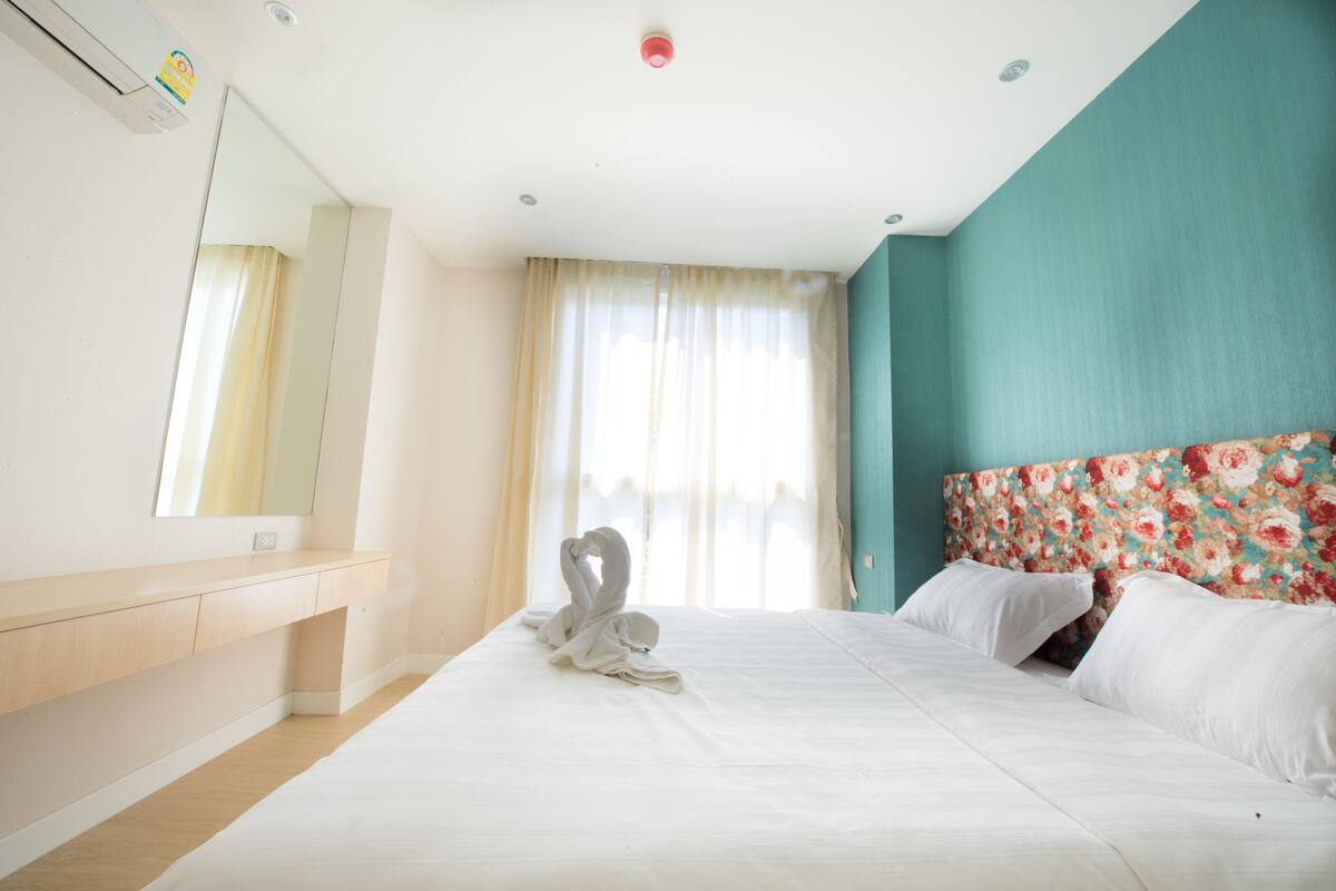1-Bedroom Condo with Garden View 